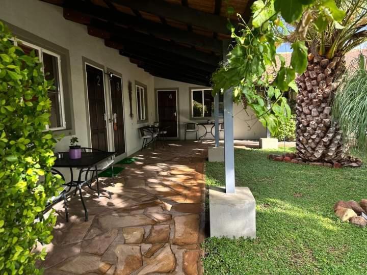 Kamaku Guesthouse Cc Otjiwarongo Εξωτερικό φωτογραφία