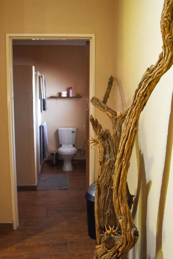 Kamaku Guesthouse Cc Otjiwarongo Εξωτερικό φωτογραφία